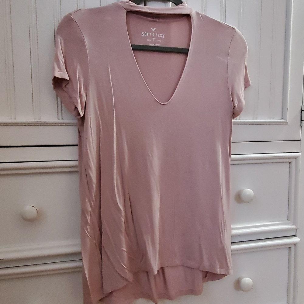 Choker V-Neck